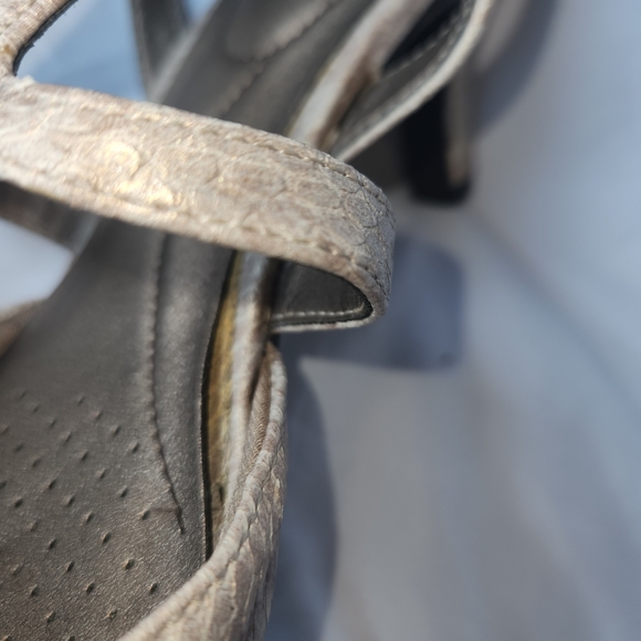 Life Stride Seamless Champagne/Gold Heels Size 7.5 - Picture 9 of 10